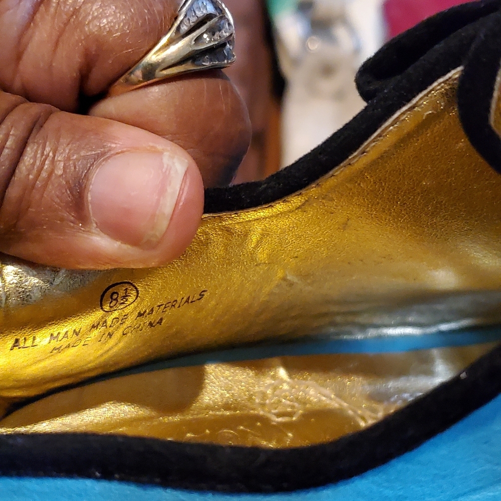 Shoes - Picture 3 of 3